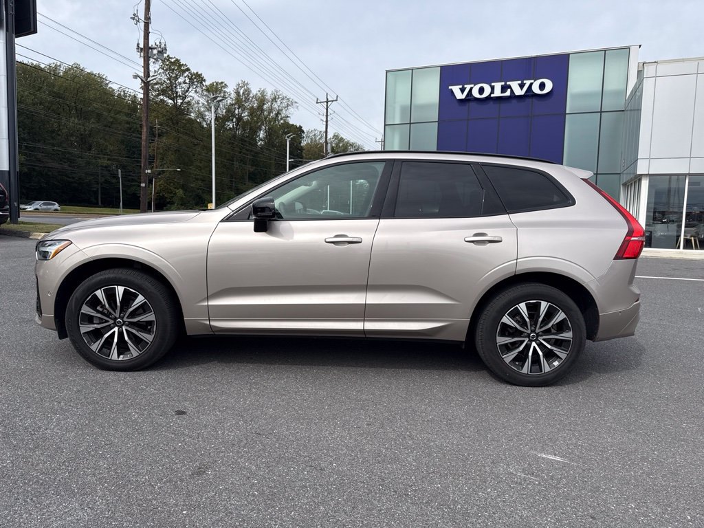 Used 2024 Volvo XC60 B5 Plus w/ Protection Package Premier AWD/4WD image 2