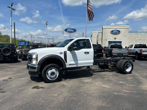 New 2026 Ford F550 4x4 Regular Cab Super Duty image 4