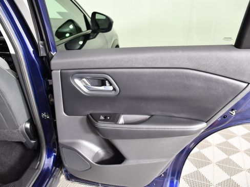 Used 2025 Nissan Rogue SV AWD/4WD image 40