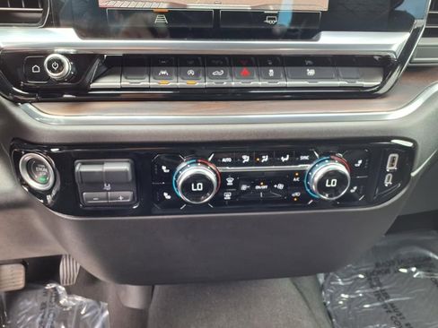 Used 2025 GMC Sierra 1500 SLT image 13