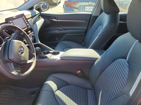 Used 2024 Toyota Camry SE image 17