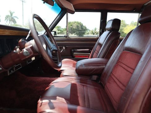 Used 1988 Jeep Grand Wagoneer AWD/4WD image 10