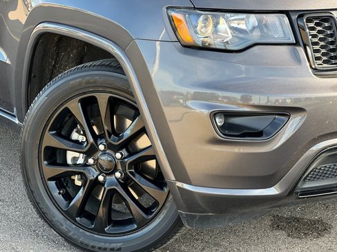 Used 2021 Jeep Grand Cherokee Laredo X image 30