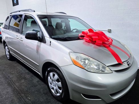 Used 2010 Toyota Sienna LE FWD image 37