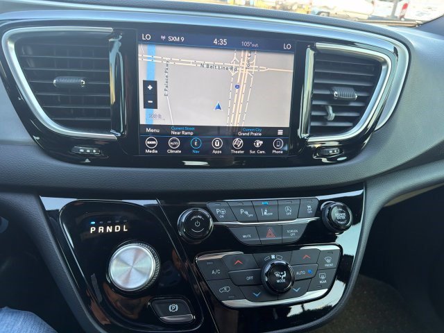 Used 2019 Chrysler Pacifica Touring-L Plus w/ Advanced Safetytec Group FWD image 22