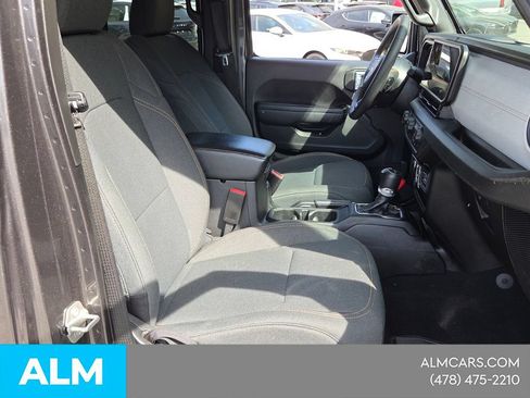 Used 2024 Jeep Gladiator Sport AWD/4WD image 19