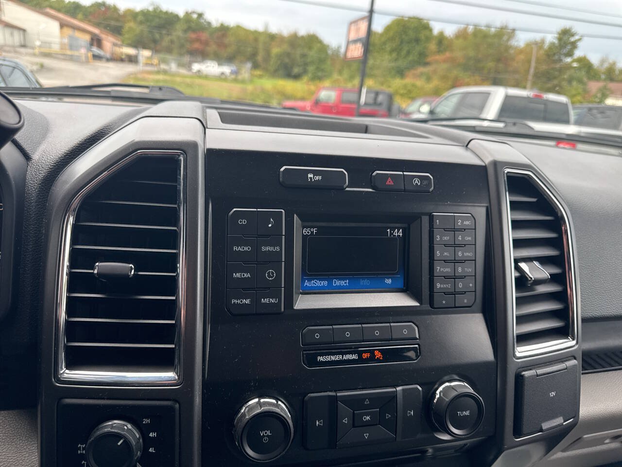 Used 2015 Ford F150 XLT w/ Equipment Group 301A Mid AWD/4WD image 27