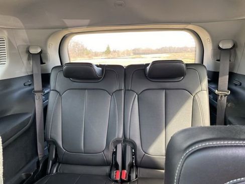 Used 2022 Jeep Grand Cherokee L Limited image 18