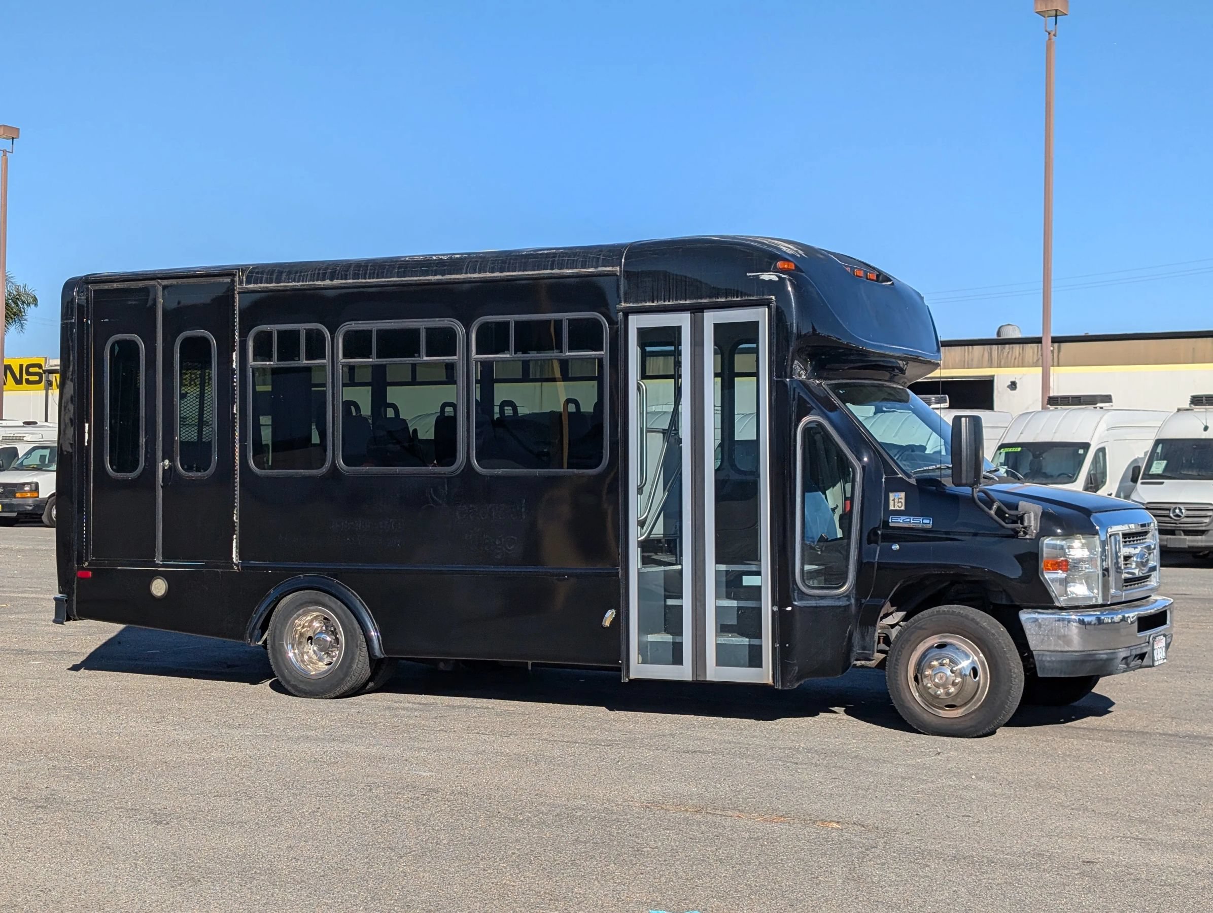 Used 2013 Ford E-450 and Econoline 450 Super Duty w/ Shuttle Bus Prep Pkg RWD image 1