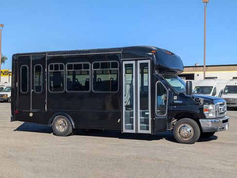 Used 2013 Ford E-450 and Econoline 450 Super Duty w/ Shuttle Bus Prep Pkg RWD image 1