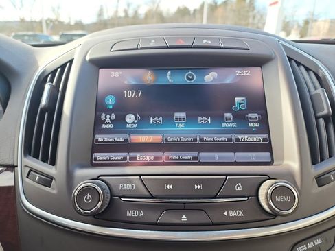 Used 2016 Buick Regal Premium image 16