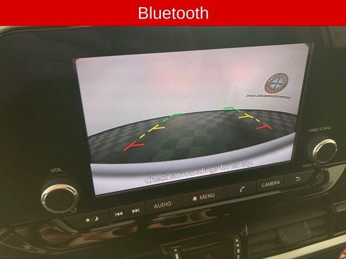 Used 2025 Nissan Pathfinder SV image 6