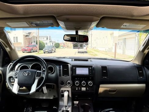 Used 2016 Toyota Sequoia Limited w/ Safety & Convenience Package AWD/4WD image 29