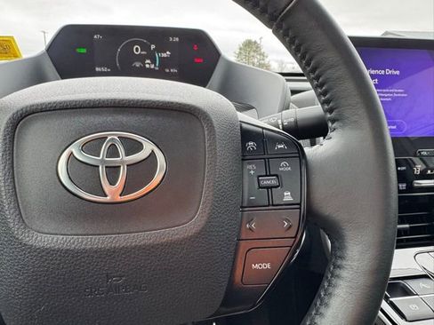 Used 2024 Toyota bZ4X XLE w/ Weather Package image 19