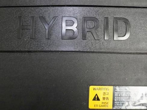 Used 2017 Kia Niro LX image 34