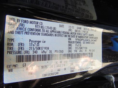 Used 2016 Ford Focus Titanium w/ Titanium Technology Package FWD image 33