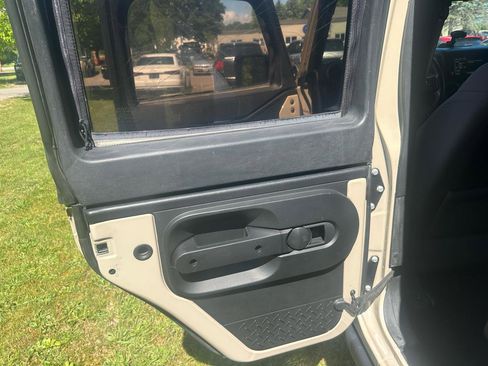Used 2016 Jeep Wrangler Unlimited Sport AWD/4WD image 13