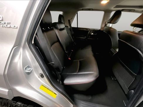 Used 2018 Toyota 4Runner TRD Off-Road Premium AWD/4WD image 20