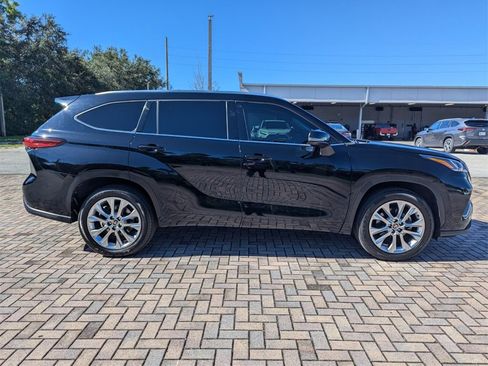 Used 2020 Toyota Highlander Limited image 12
