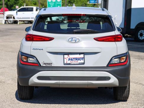 Used 2023 Hyundai Kona SE FWD image 4