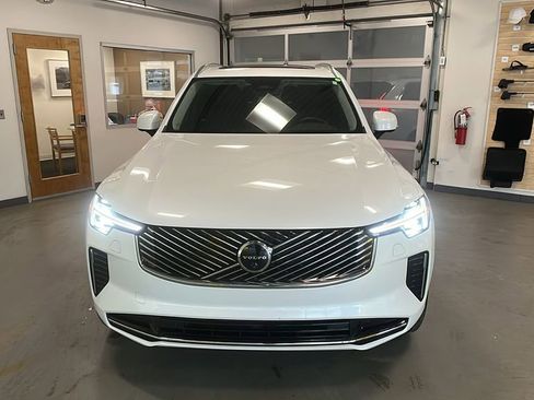 Certified 2025 Volvo XC90 B6 Plus image 1