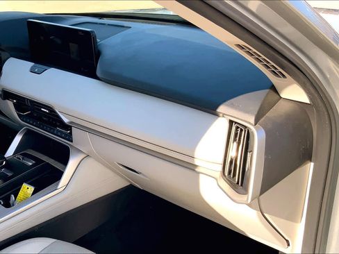 Used 2024 MAZDA CX-90 3.3 Turbo w/ Premium Plus Pkg image 18