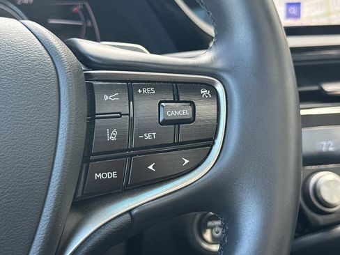 Used 2025 Lexus ES 300h w/ Premium Package image 28