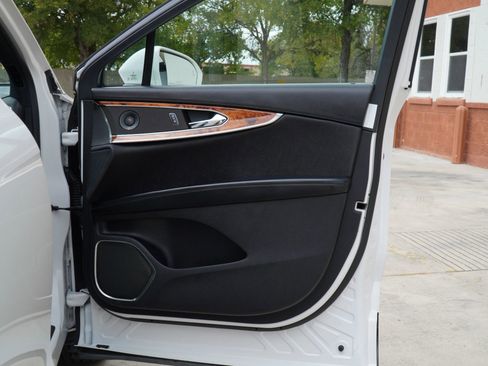 Used 2019 Lincoln Nautilus Reserve w/ Driver Assistance Package image 19