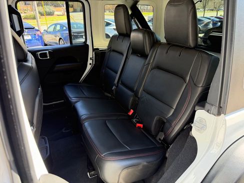 Used 2019 Jeep Wrangler Unlimited Rubicon image 31