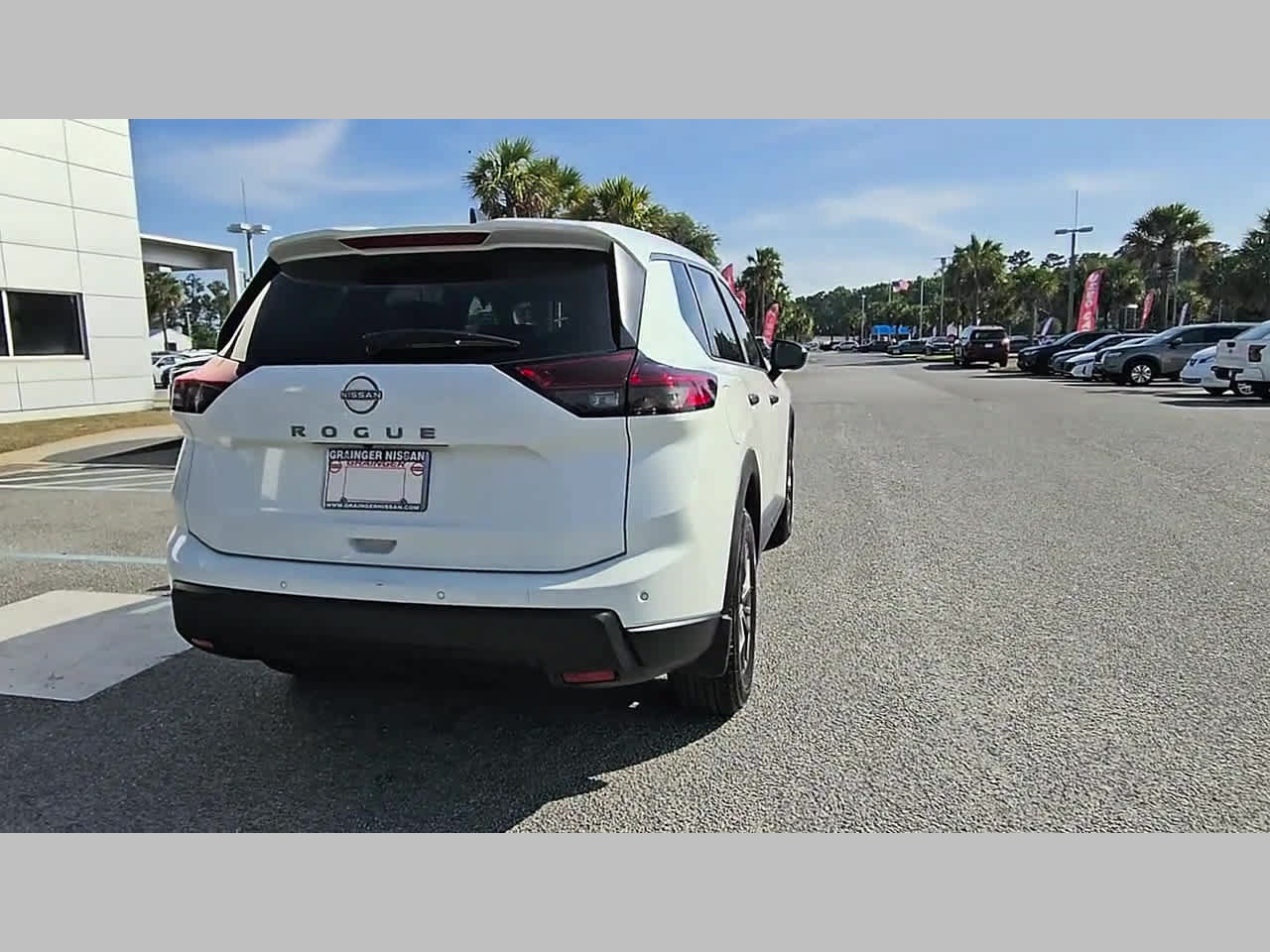 Used 2025 Nissan Rogue S FWD image 32
