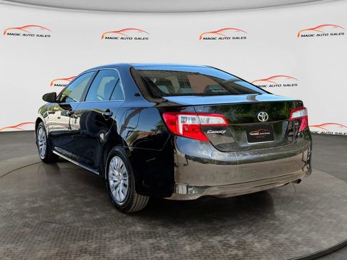 Used 2014 Toyota Camry LE FWD image 8