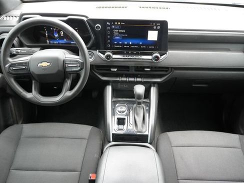 Used 2023 Chevrolet Colorado W/T AWD/4WD image 13