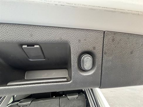 Used 2018 Chevrolet Tahoe LT AWD/4WD image 24