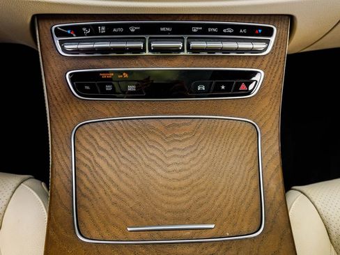Used 2022 Mercedes-Benz E 350 Sedan image 22