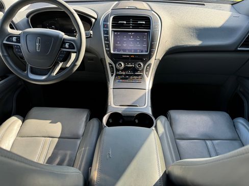 Used 2019 Lincoln Nautilus Reserve w/ Driver Assistance Package image 10