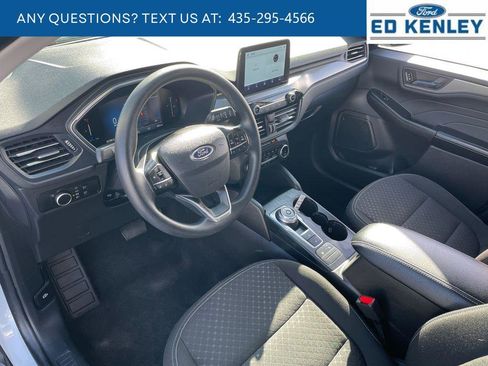 Used 2025 Ford Escape Active AWD/4WD image 4