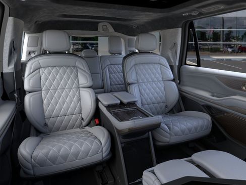 New 2026 Lincoln Navigator Black Label AWD/4WD image 11