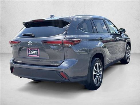 Used 2025 Toyota Highlander XLE AWD/4WD image 5