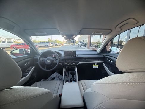 Used 2025 Honda Accord LX image 14