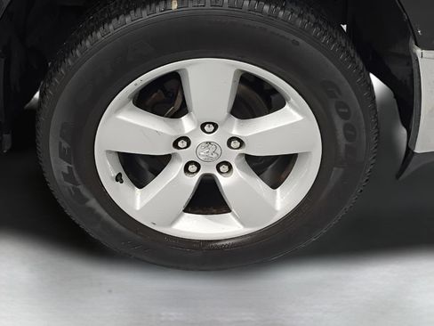 Used 2024 RAM 1500 Classic SLT AWD/4WD image 41