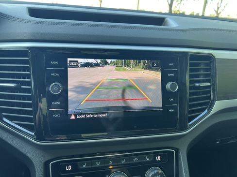 Used 2023 Volkswagen Atlas SE w/ Panoramic Sunroof Package FWD image 22
