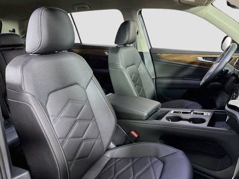 Certified 2025 Volkswagen Atlas SE AWD/4WD image 32