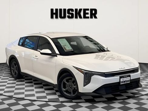 Used 2025 Kia K4 FWD image 1