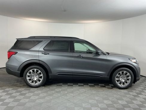 New 2026 Ford Explorer Active w/ Active Comfort Package image 4