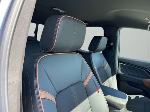 New 2026 GMC Canyon AT4 image 16