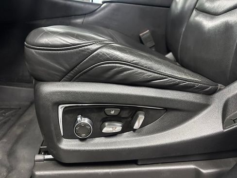 Used 2018 Cadillac Escalade Platinum AWD/4WD image 33