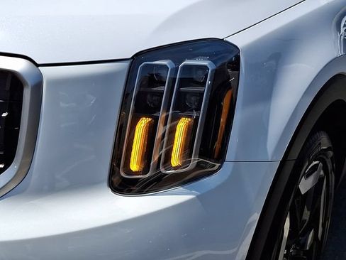 Used 2024 Kia Telluride EX AWD/4WD image 9
