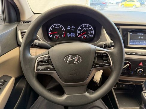 Used 2022 Hyundai Accent SE FWD image 10