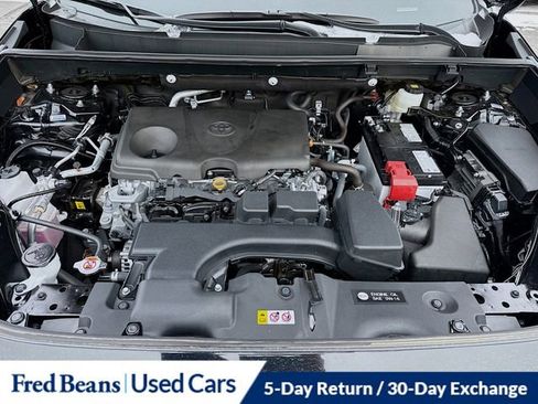 Used 2025 Toyota RAV4 XLE image 28