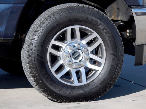 Used 2019 Ford F250 Lariat w/ FX4 Off-Road Package image 19